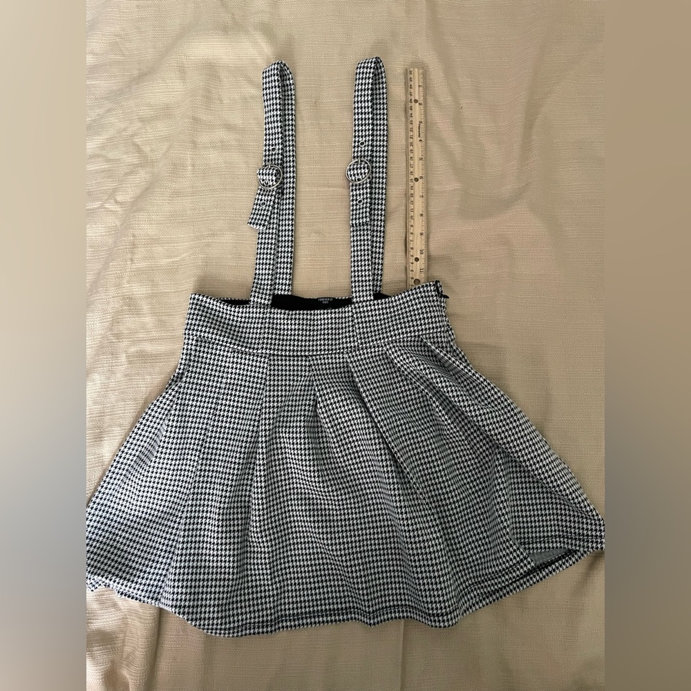 Forever 21 suspender dress! Size 13/14 in girls! Worn once.